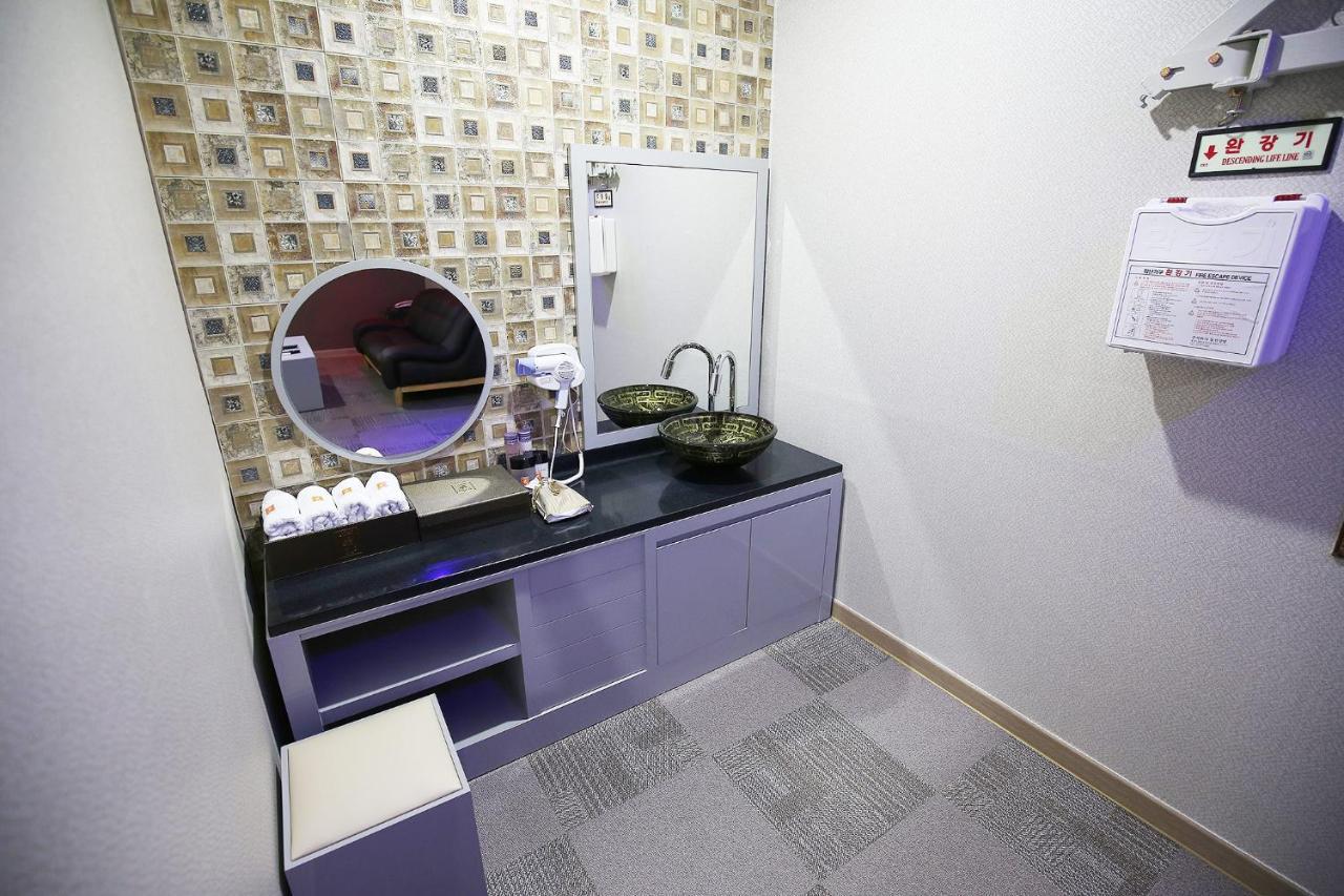 Iris Hotel Seosan ภายนอก รูปภาพ