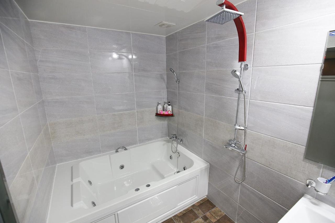 Iris Hotel Seosan ภายนอก รูปภาพ
