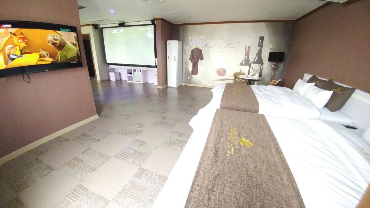 Iris Hotel Seosan ภายนอก รูปภาพ