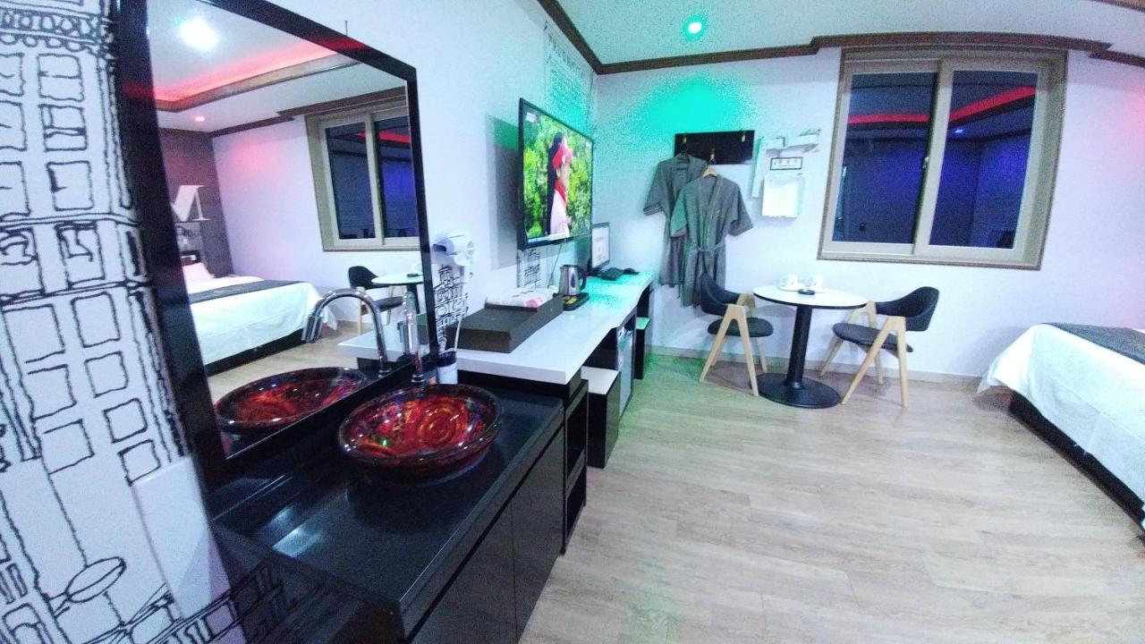 Iris Hotel Seosan ภายนอก รูปภาพ