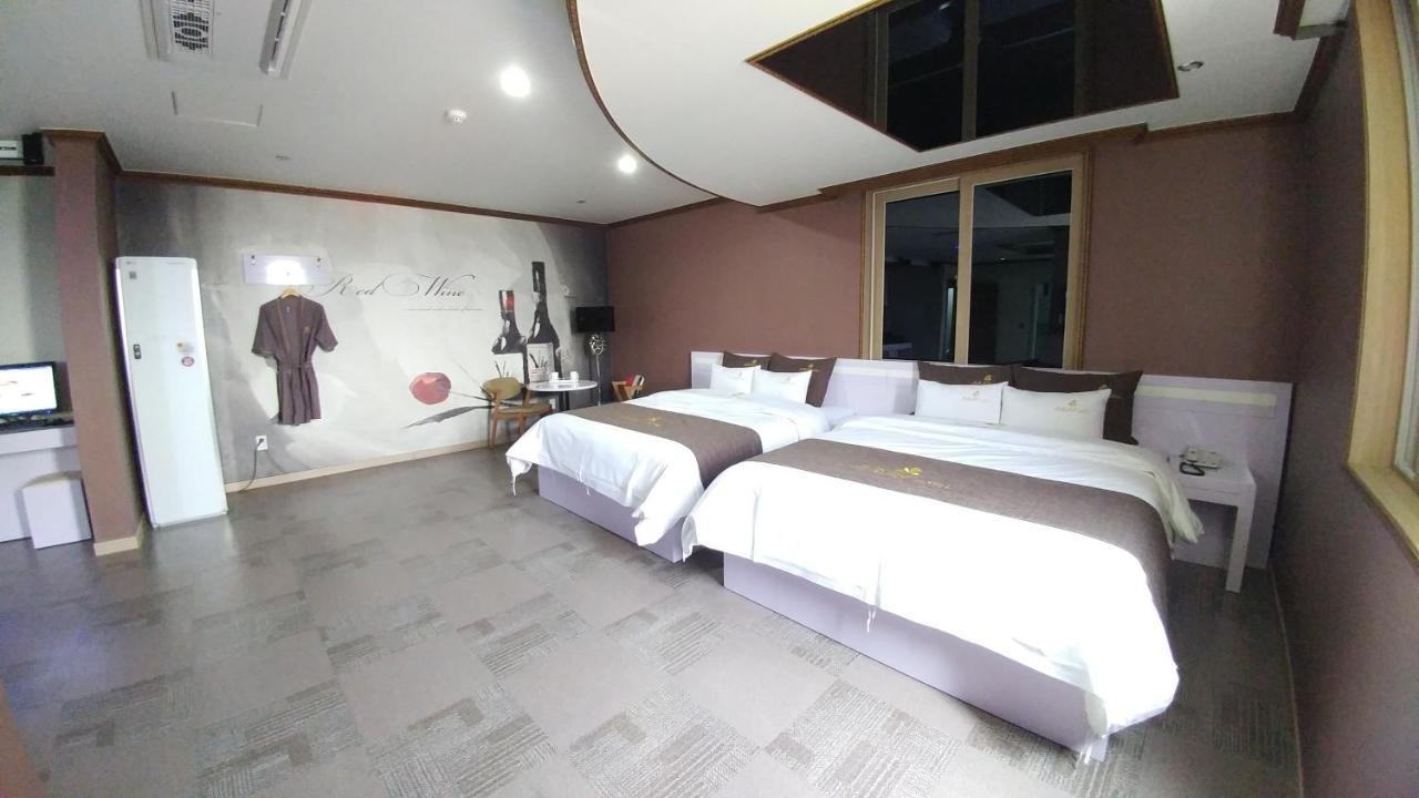 Iris Hotel Seosan ภายนอก รูปภาพ