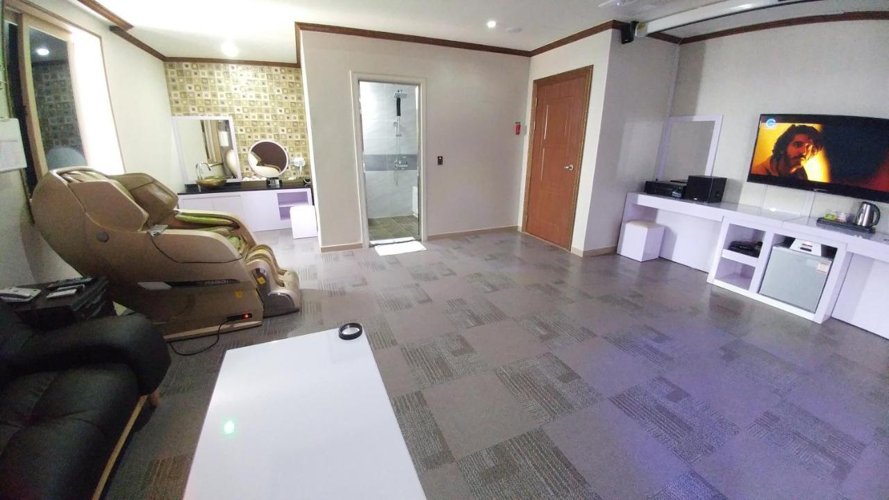 Iris Hotel Seosan ภายนอก รูปภาพ
