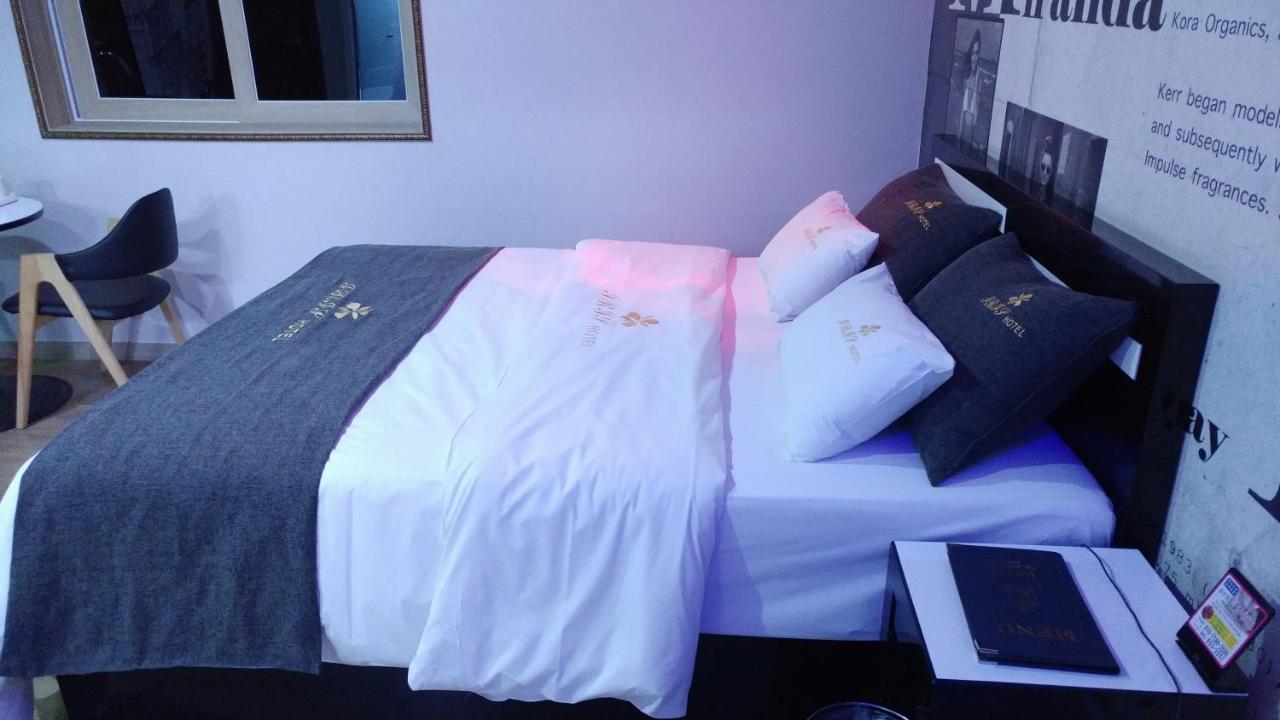 Iris Hotel Seosan ภายนอก รูปภาพ