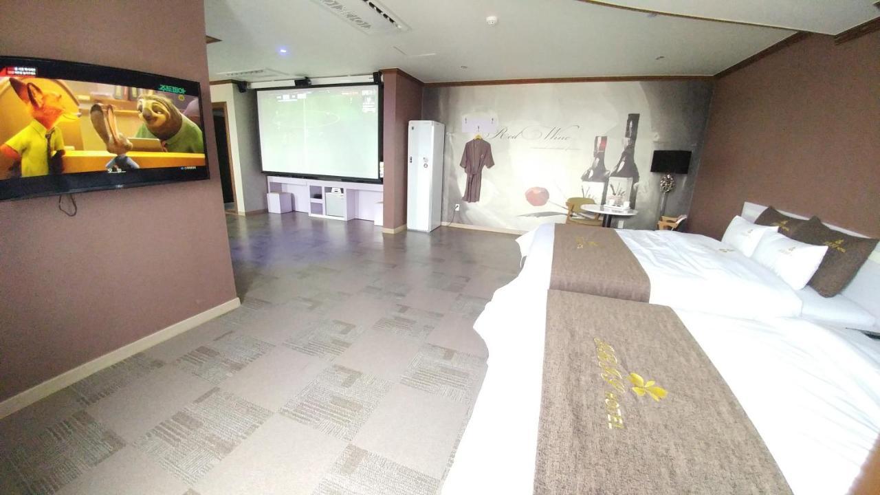Iris Hotel Seosan ภายนอก รูปภาพ