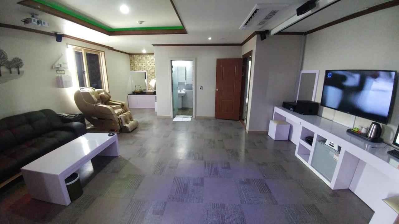 Iris Hotel Seosan ภายนอก รูปภาพ