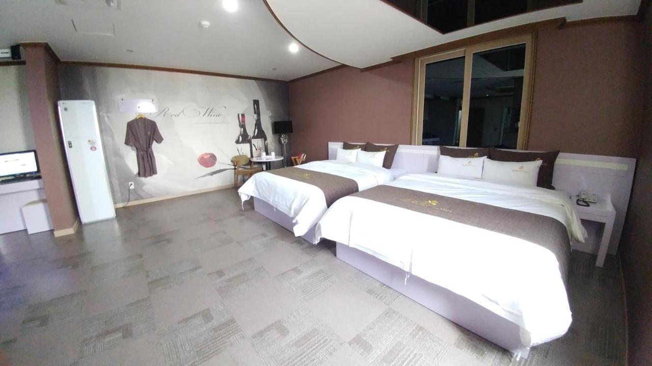 Iris Hotel Seosan ภายนอก รูปภาพ