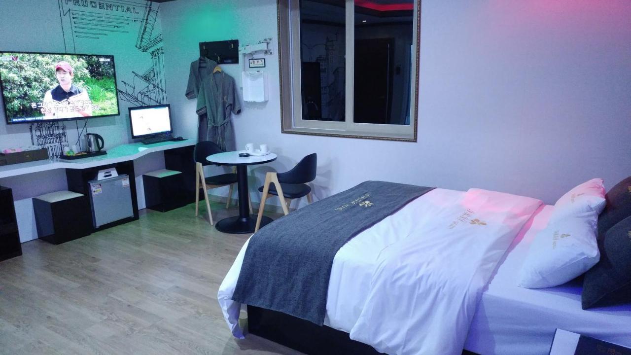Iris Hotel Seosan ภายนอก รูปภาพ