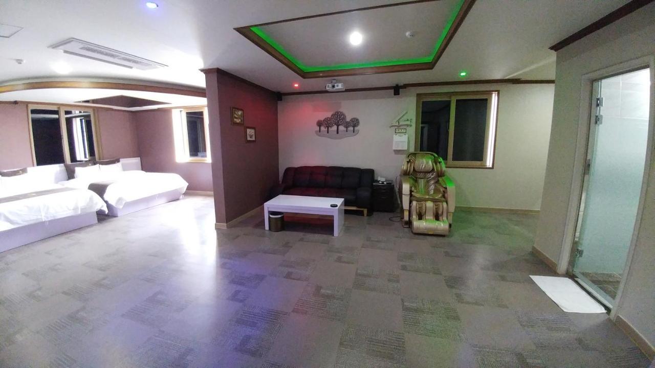Iris Hotel Seosan ภายนอก รูปภาพ