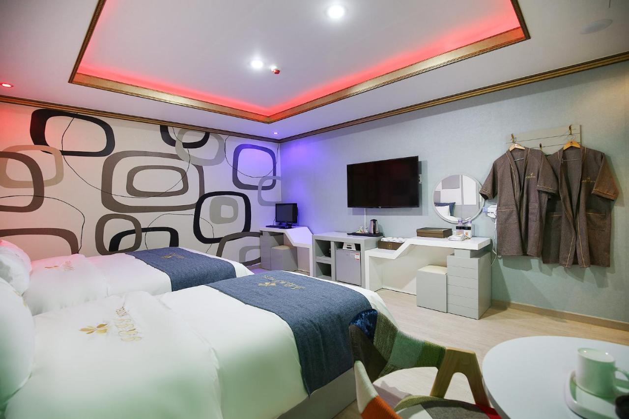 Iris Hotel Seosan ภายนอก รูปภาพ